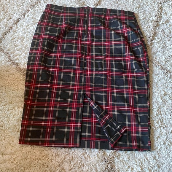 Like NEW! Plaid Pencil Skirt - Picture 2 of 3
